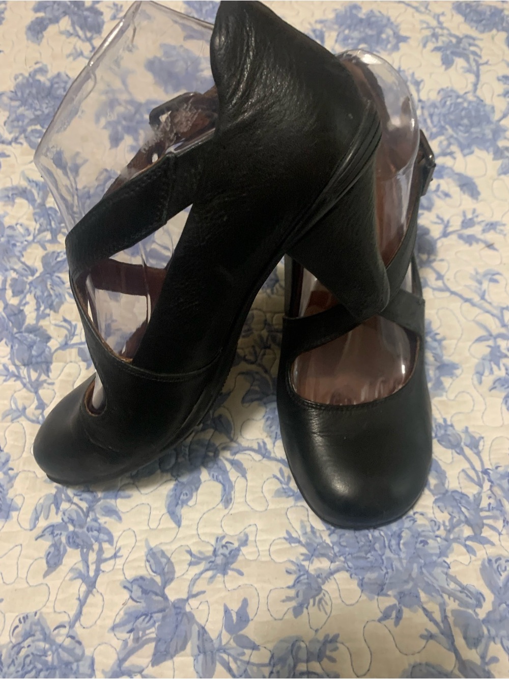 Black Leather Crossed-Strap Pumps